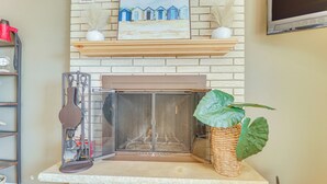 House (2 Bedrooms) | Interior - Lakeside Alexandria Retreat w/ Deck + Boat Dock! (Alexandria)