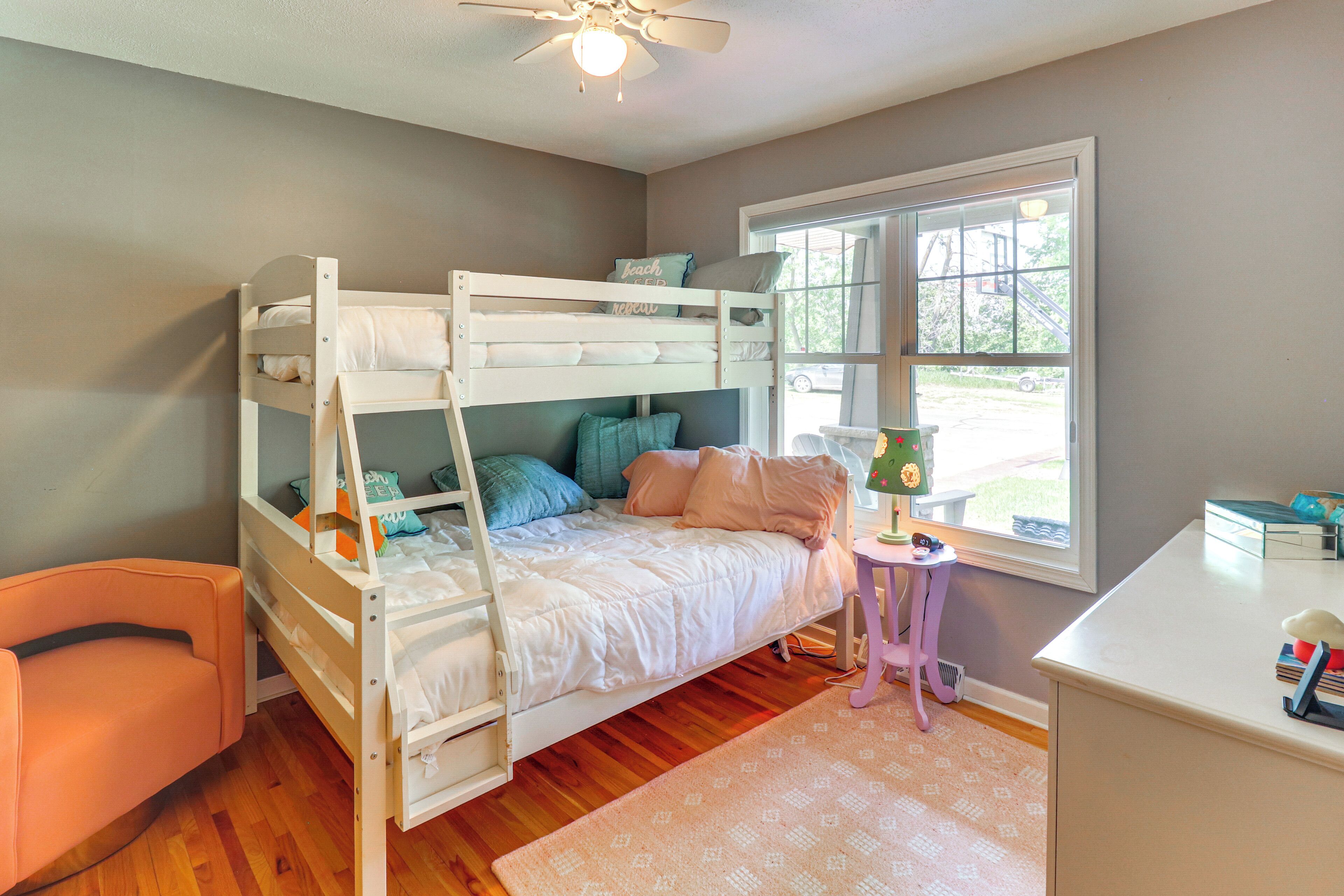 House (2 Bedrooms) | Interior