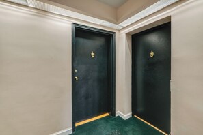 Apartment (1 Bedroom) | Interior - Convenient Arlington Condo ~ 4 Mi to National Mall (Arlington)