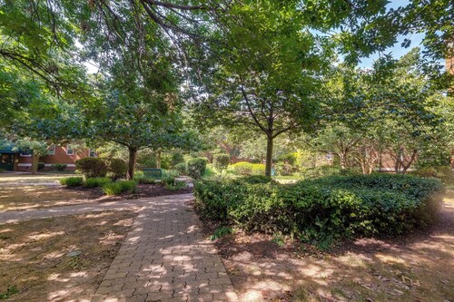 Convenient Arlington Condo ~ 4 Mi to National Mall