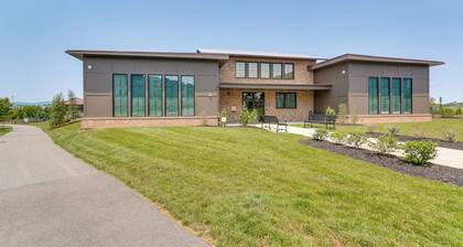 Frederick Townhome w/ Balcony, Close to Parks!