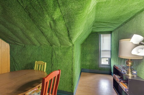 Playroom & Fenced Yard: Mt Carmel Family Home!