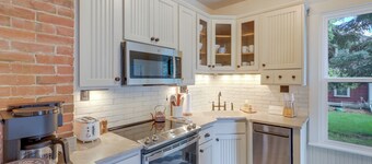 Stunning Red Lodge House w/ Hot Tub: Walk to Town