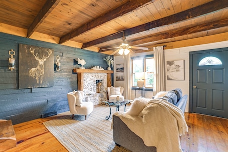 Interior. Lovely Gilbertsville Cabin w/ Patio, 4 Mi to Water