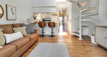 Lake Erie Getaway w/ Dock ~ 13 Mi to Port Clinton!