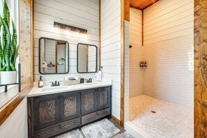 House (2 Bedrooms) | Interior - Luxe Broken Bow Home w/ Hot Tub & Fire Pit! (Broken Bow)
