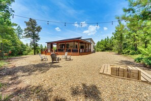 Interior - Luxe Broken Bow Home w/ Hot Tub & Fire Pit! (Broken Bow)