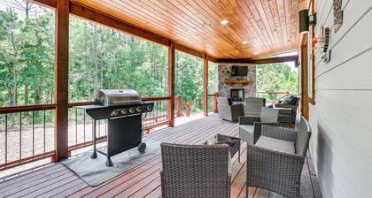 Luxe Broken Bow Home w/ Hot Tub & Fire Pit!