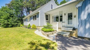 Interior - Kennebunk Getaway w/ Deck < 3 Mi to Beaches! (Kennebunk)