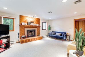 House (4 Bedrooms) | Interior - New Jersey Home w/ Private Office & Backyard Oasis (Brick)