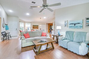 House (3 Bedrooms) | Interior - New Port Richey Home w/ Charcoal Grill Near Hiking (New Port Richey)