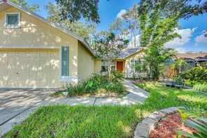 House (3 Bedrooms) | Interior - New Port Richey Home w/ Charcoal Grill Near Hiking (New Port Richey)