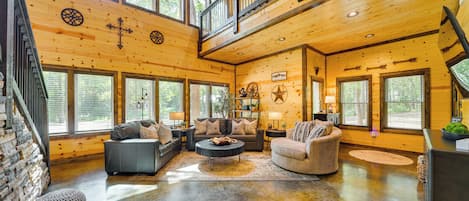 House (4 Bedrooms) | Interior