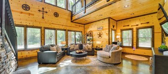 Broken Bow Cabin Near Choctaw Casino: Hot Tub!