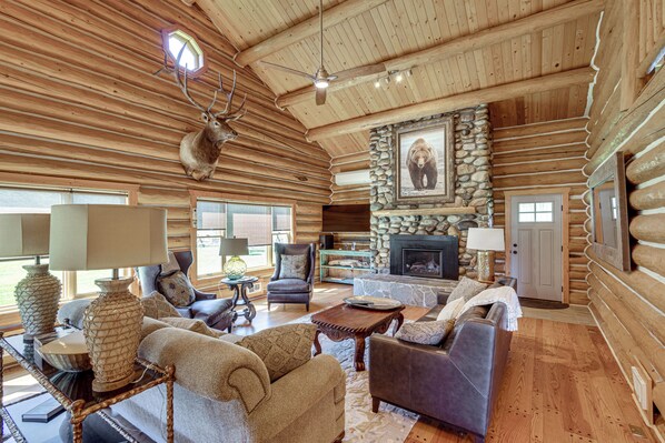 House (4 Bedrooms) | Interior - Remote Idaho Mountain Lodge w/ River Access! (Challis)