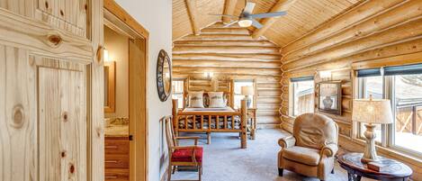 House (4 Bedrooms) | Interior