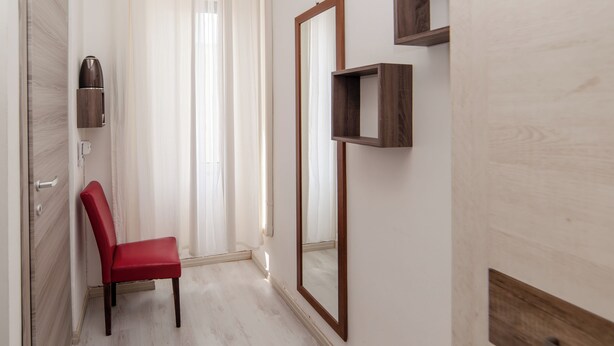 Unclassified image, 1 of 13, button - Carramba Che Room (Cagliari)