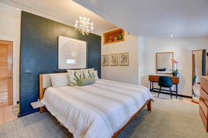 3 bedrooms, desk, iron/ironing board, WiFi