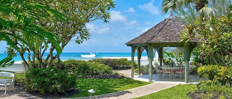 Villa, 4 Bedrooms | Property grounds