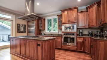 House, Multiple Beds, Pool Access (Island Getaway on Delavan Lake) | Private kitchen | Fridge, microwave, oven, stovetop