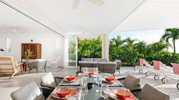 Villa, 2 Bedrooms | Outdoor dining
