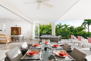 Villa, 2 habitaciones | Restaurante al aire libre