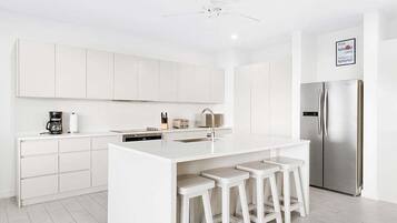 Villa, 3 Bedrooms | Private kitchen
