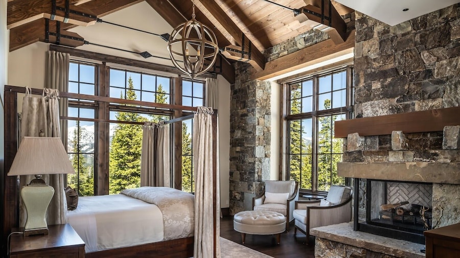 7 Renegade Rd 6 Bedroom Home by Moonlight Basin Lodging