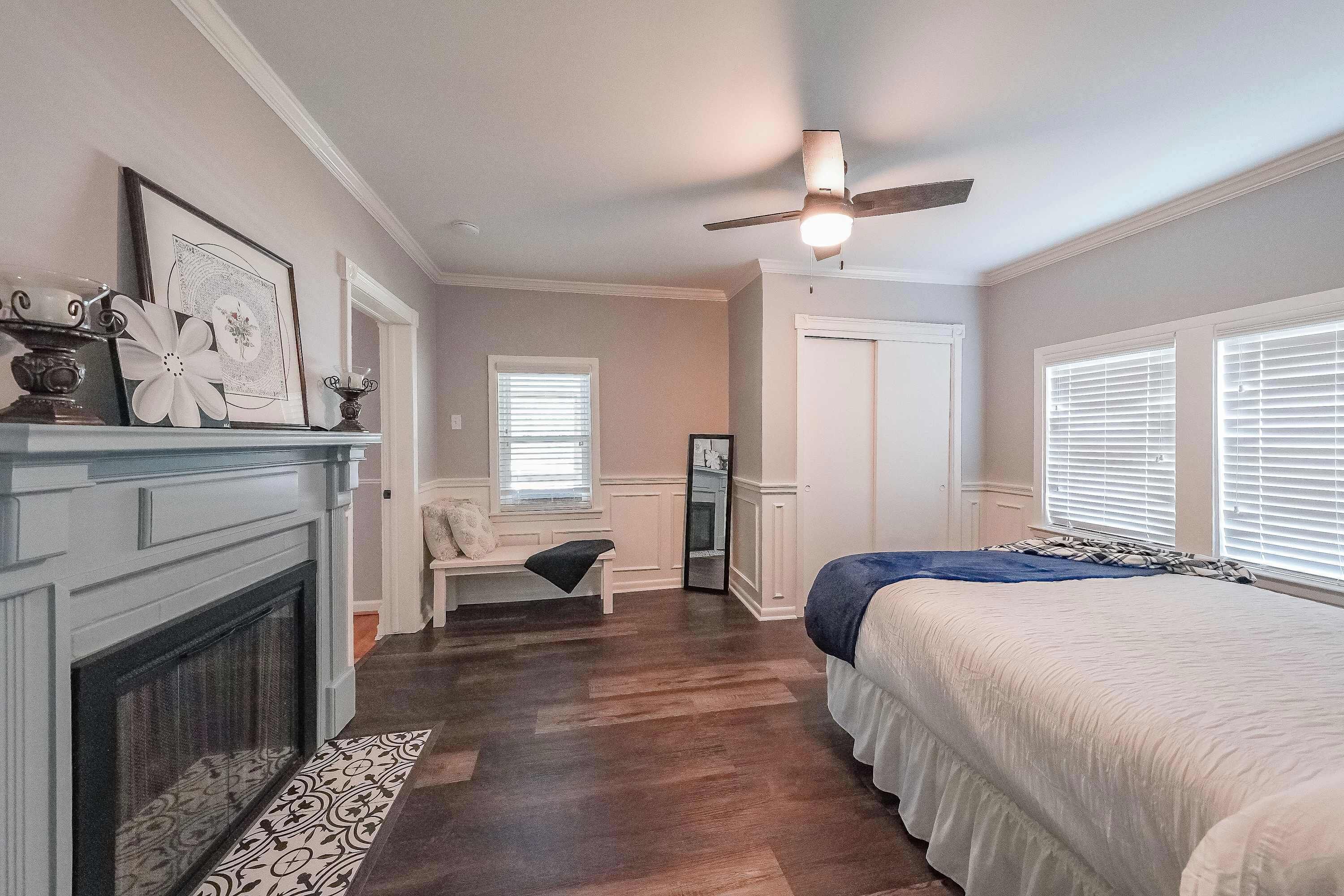 House, Multiple Beds, Fireplace, Garden View (Kennesaw Cottage) | 2 bedrooms, individually decorated, individually furnished, desk