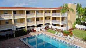 Appart'hôtel, 2 chambres | Piscine