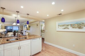 Appart'hôtel, 2 chambres | Cuisine privée