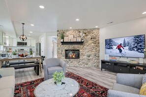 Living area - Chalet Central Park City! 3 Bedroom Home by RedAwning (Park City)