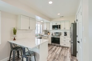 Casa, 3 camere da letto | Cucina privata | Frigorifero, forno, macchina per tè/caffè, bollitore elettrico