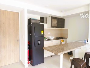 Frigorífic, microones i cafetera i tetera 