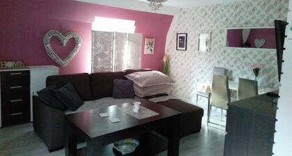 Beautiful, Quite and Modern Flat, Near the Nature and Railway Station