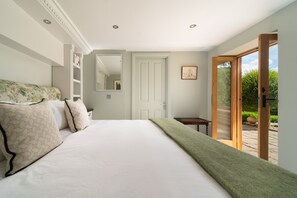 2 chambres, fer et planche à repasser, lit parapluie, accès Internet