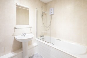 Apartment | 2 bedrooms, iron/ironing board