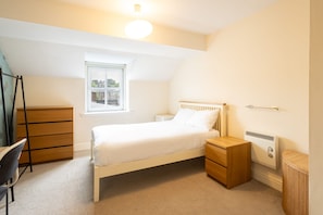 Apartment | 2 bedrooms, iron/ironing board