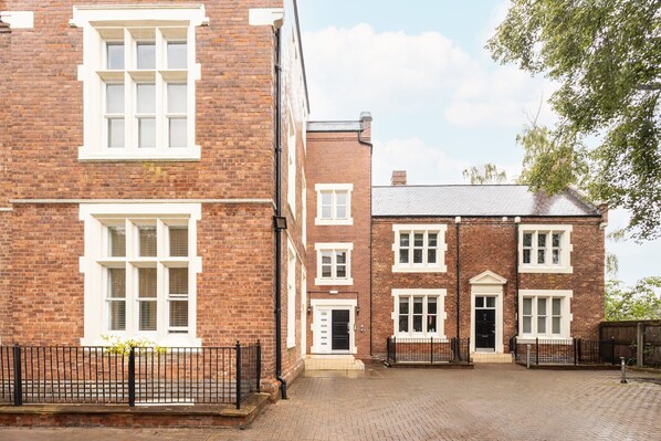 Apartment | 1 bedroom, iron/ironing board - Host Stay The Cathedrals (Durham)