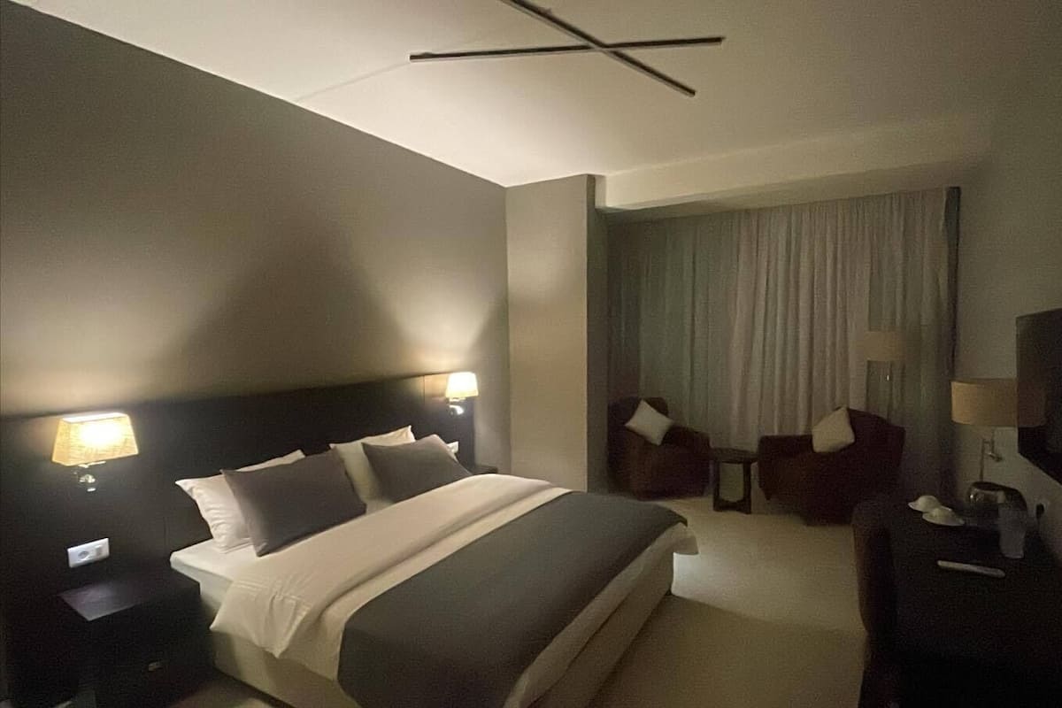 1 bedroom, in-room safe, desk, laptop workspace