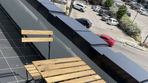 スタジオスイート バルコニー シティビュー | セーフティボックス (室内)、デスク、ノートパソコン用作業スペース、WiFi (無料)
