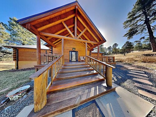 Double Eagle Manor | Main & Guest Houses with Hot Tub!