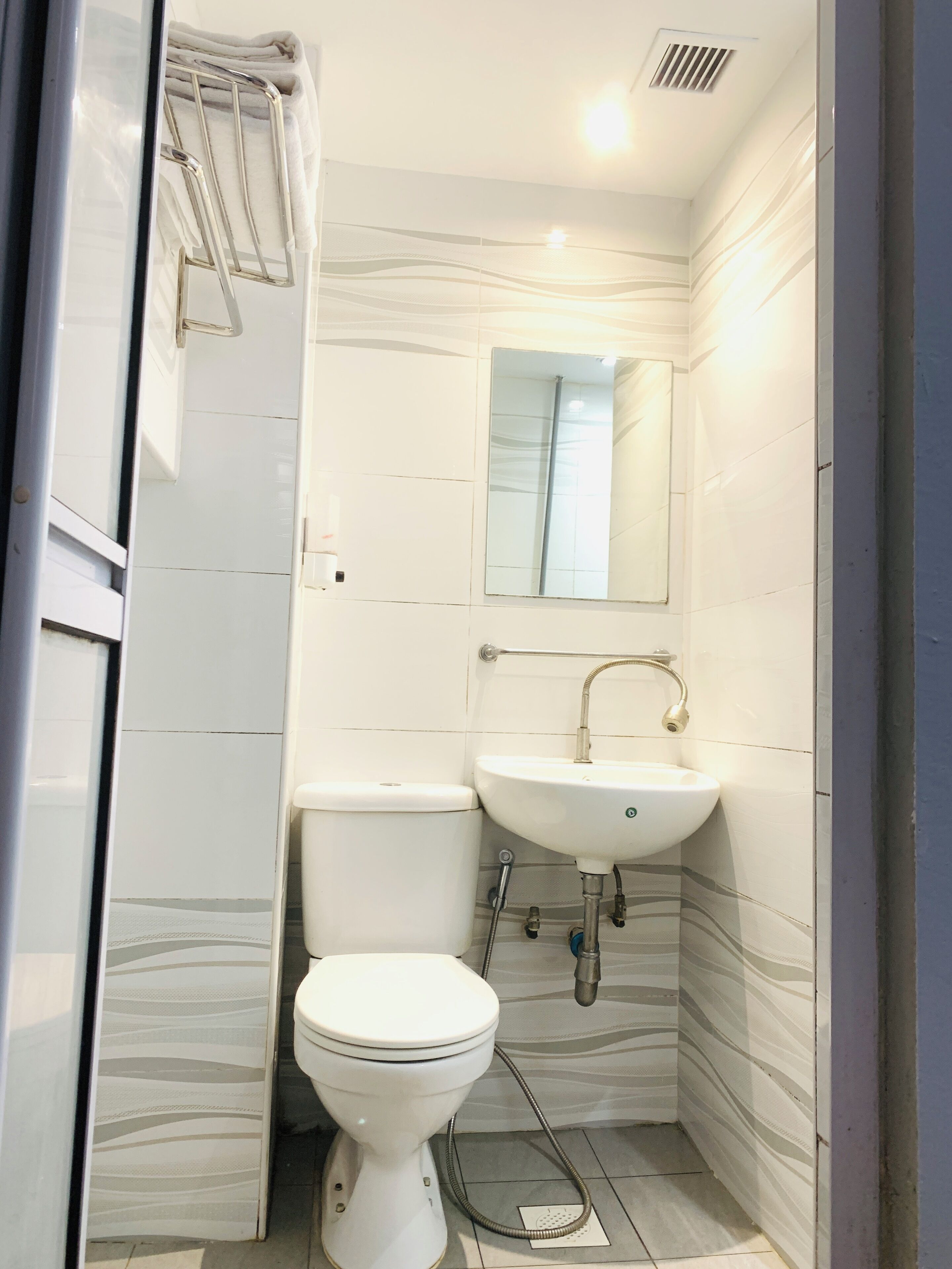 Chambre Quadruple Familiale | Salle de bain | Douche, articles de toilette gratuits, sèche-cheveux
