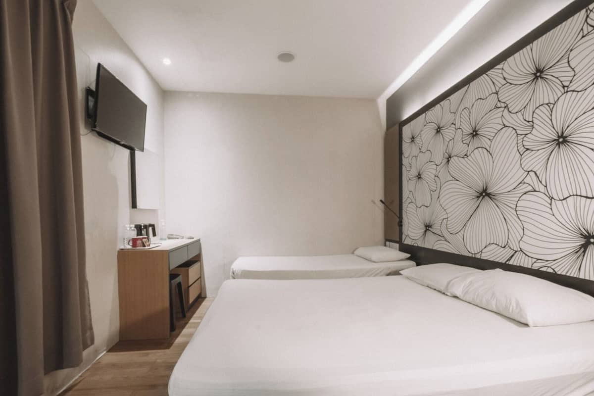 Family Quadruple Room | 1 bilik tidur, meja, Wi-fi percuma, cadar katil