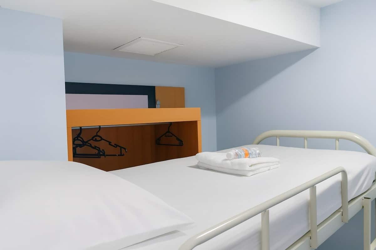 Wifi gratis y ropa de cama