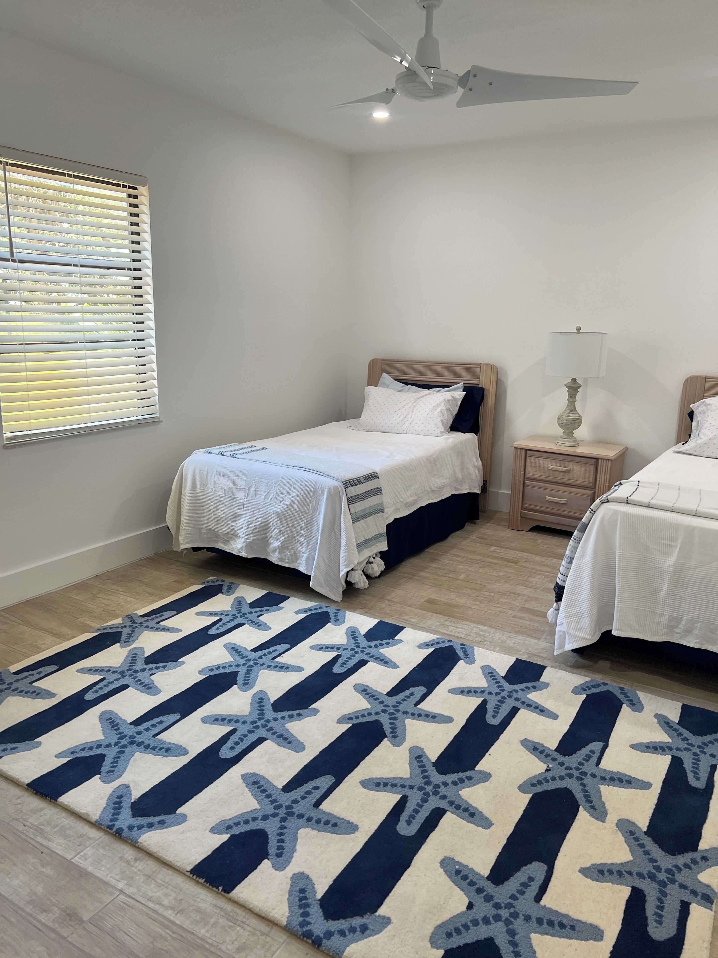 Charming 3-bedroom house-minutes from the Beach- freshly renovated with pool!