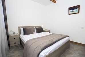 2 slaapkamers, een strijkplank/strijkijzer, gratis wifi, beddengoed
