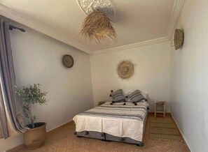 1 bedroom, WiFi, bed sheets - Amazigh surf house
(Agadir)