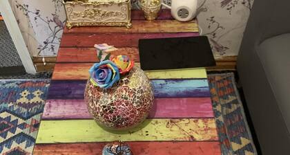 Sleeps 2 With Free Parking and Wi-fi