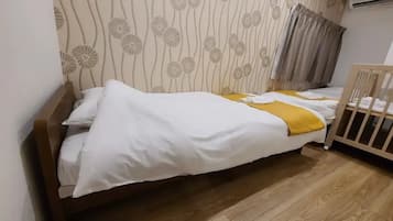 3 bedrooms, desk, iron/ironing board, free WiFi